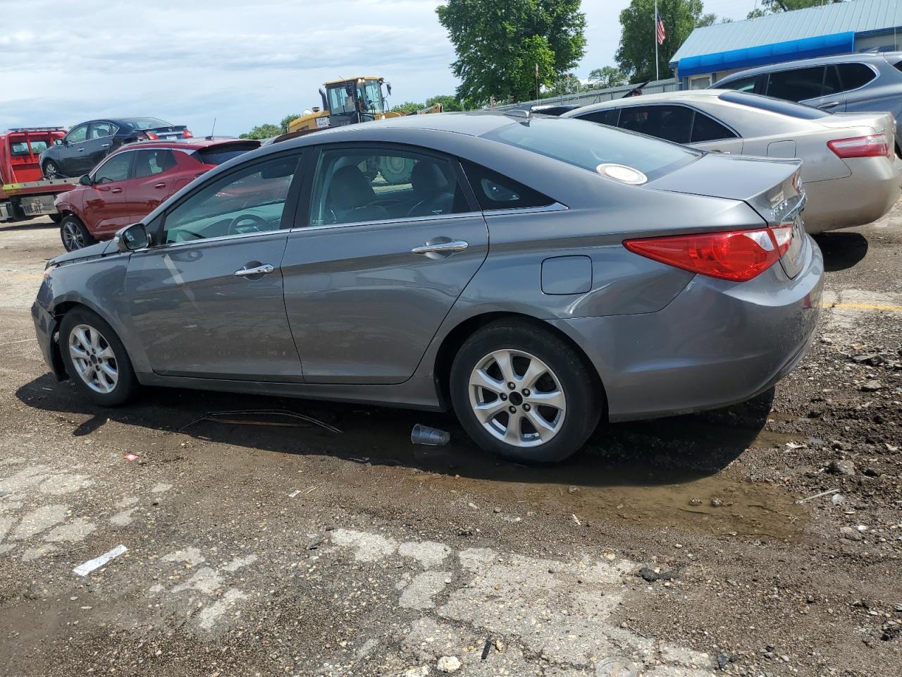 2013 Hyundai Sonata - Image 2
