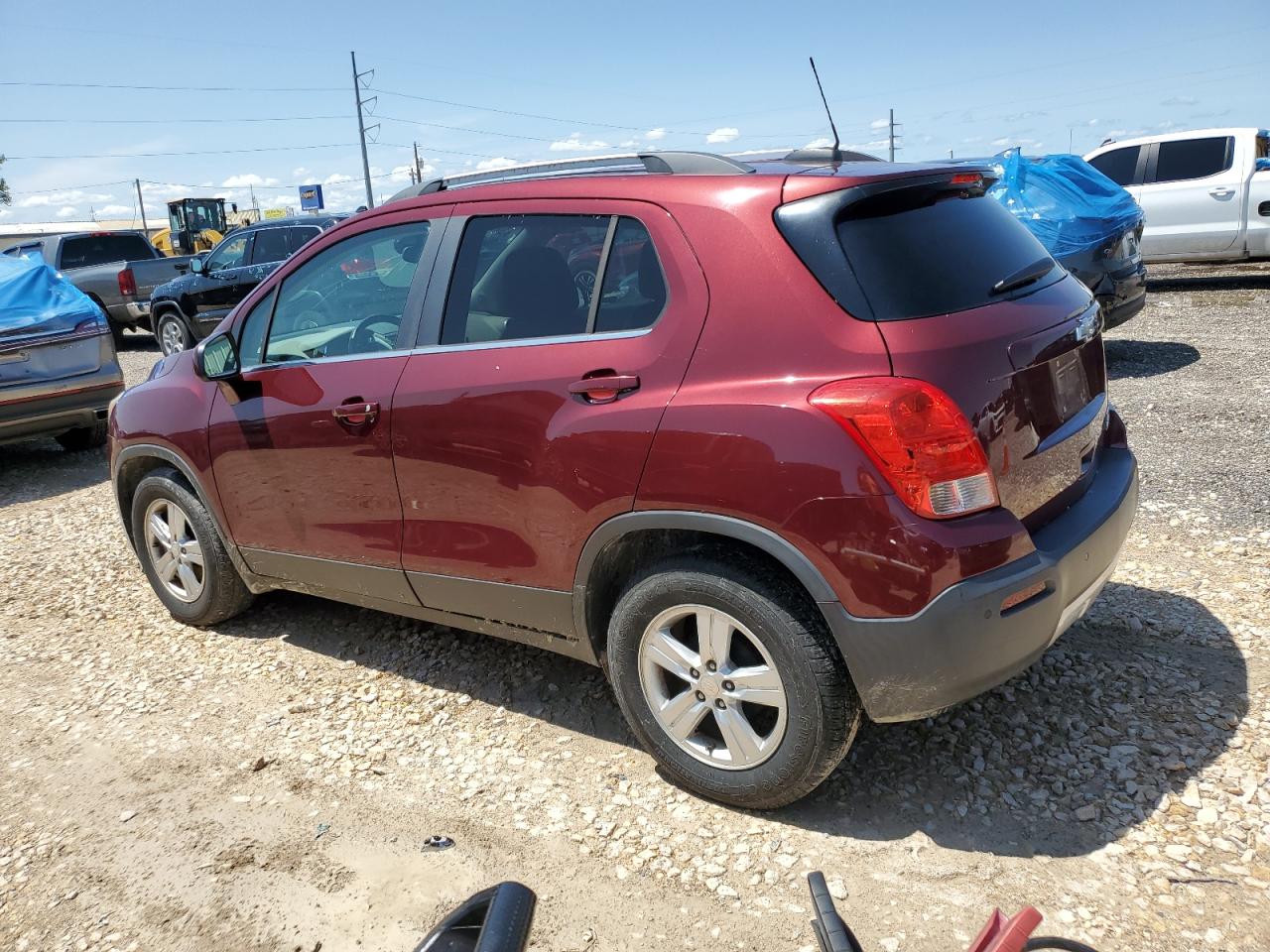 3GNCJLSB7GL155692 2016 CHEVROLET TRAX - Image 2