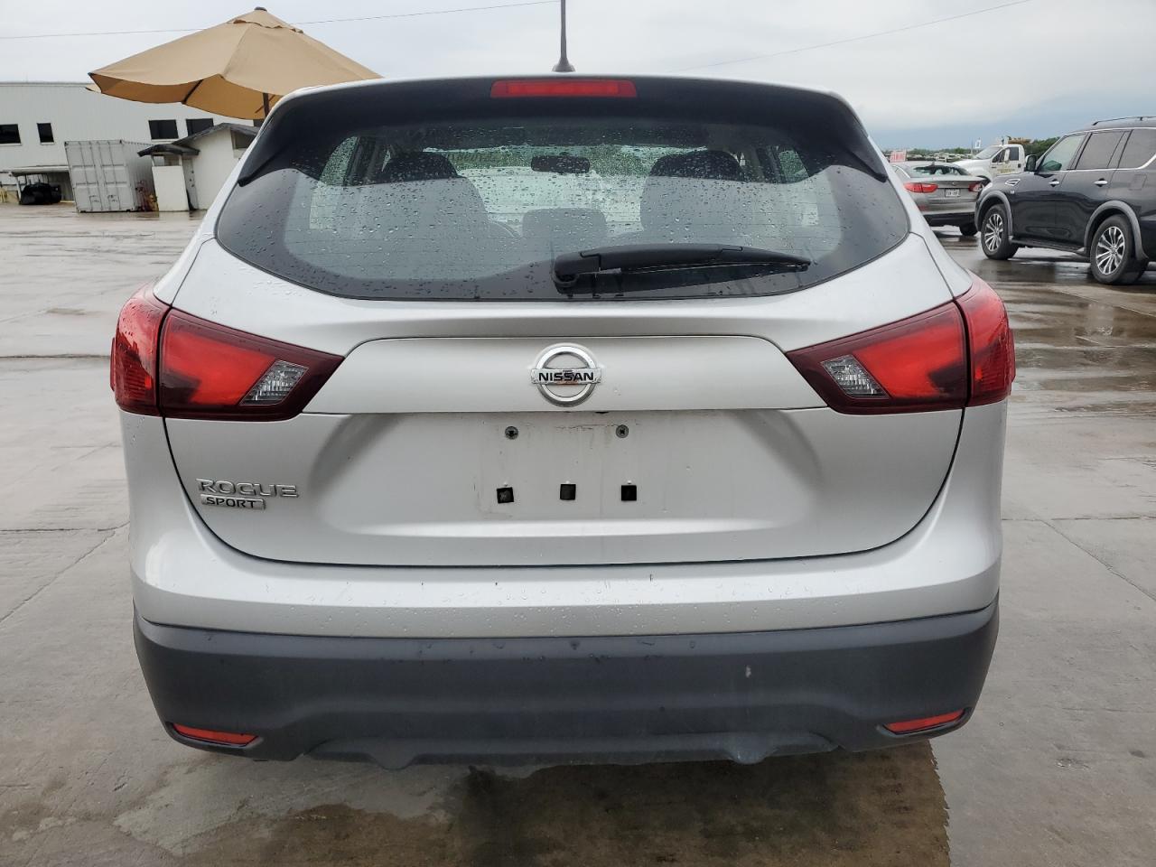 JN1BJ1CP3JW161299 2018 Nissan Rogue Sport S