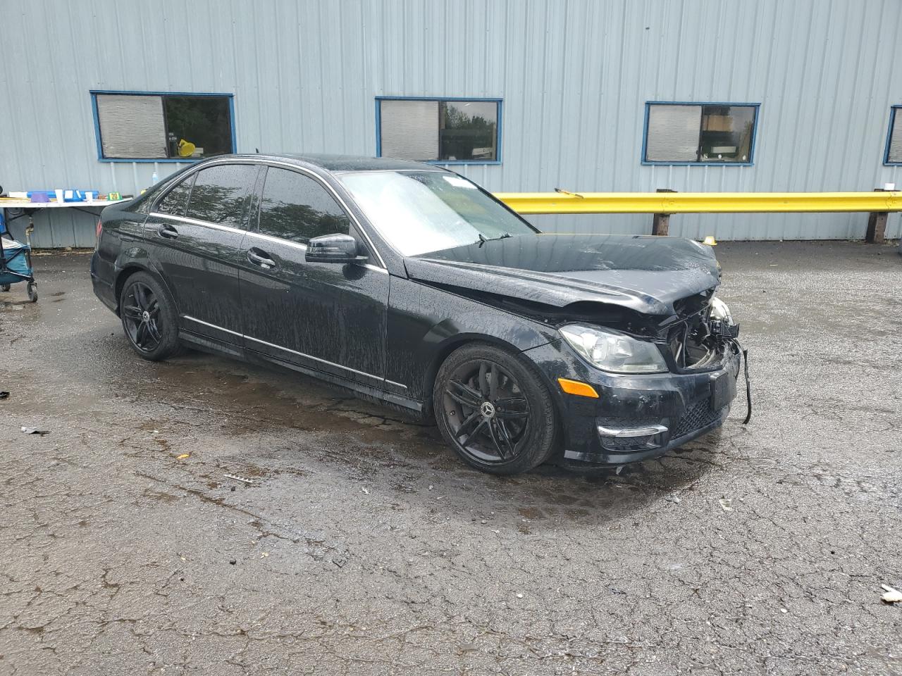 VIN WDDGF8AB2DR244204 2013 MERCEDES-BENZ C-CLASS no.4