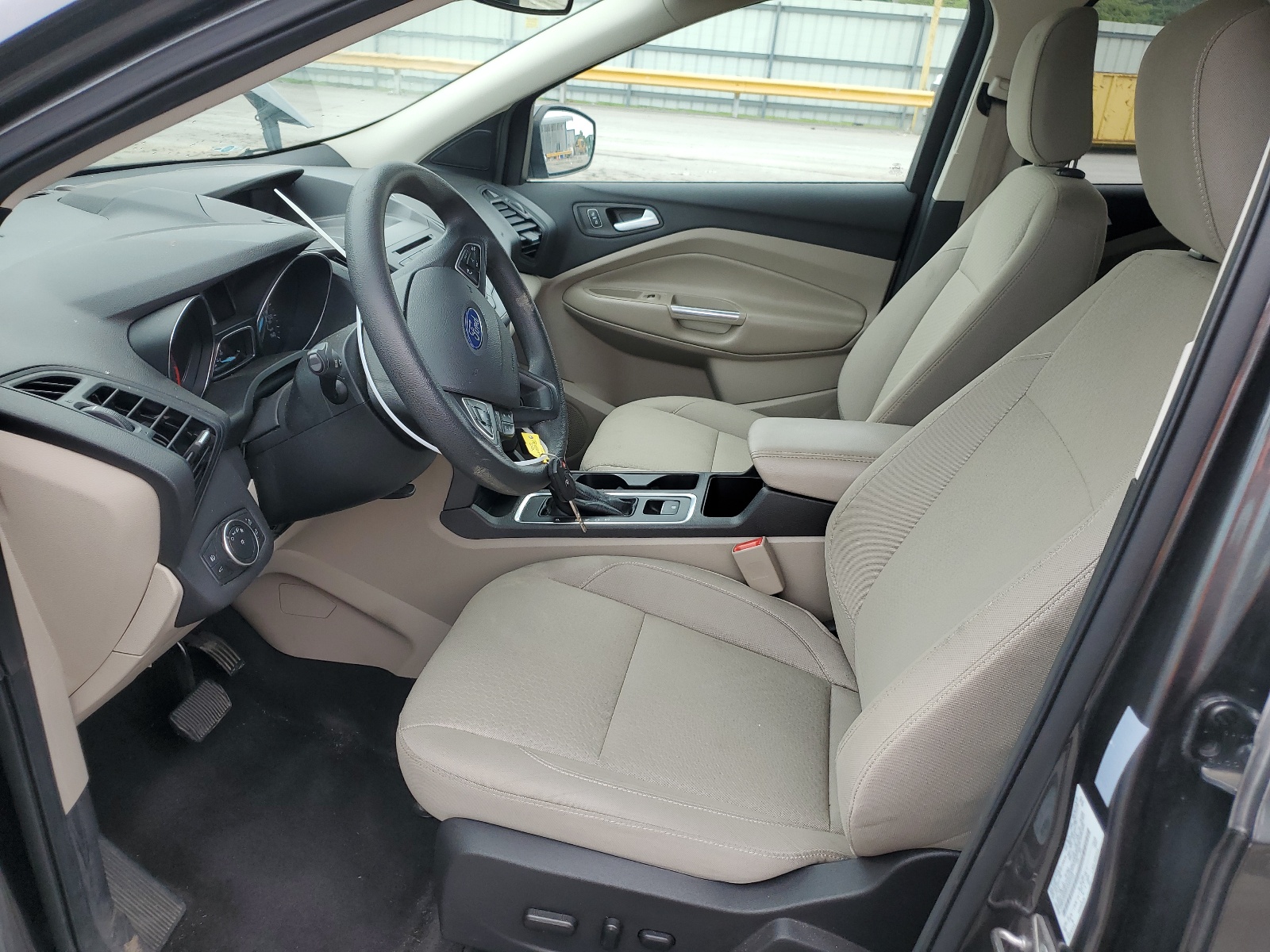 1FMCU0GD2JUD23322 2018 Ford Escape Se