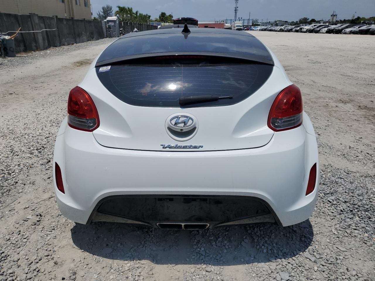 2015 Hyundai Veloster VIN: KMHTC6AD0FU237982 Lot: 54816384