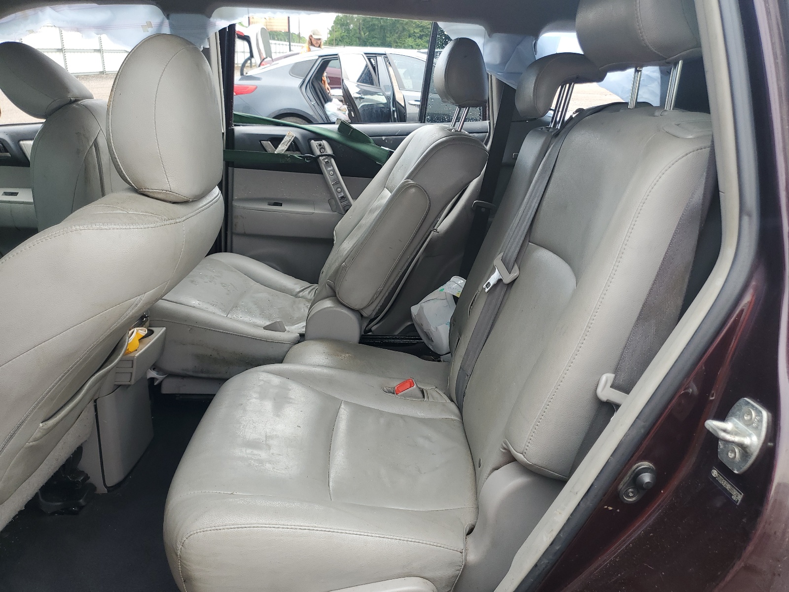 5TDZA3EHXBS008238 2011 Toyota Highlander Base