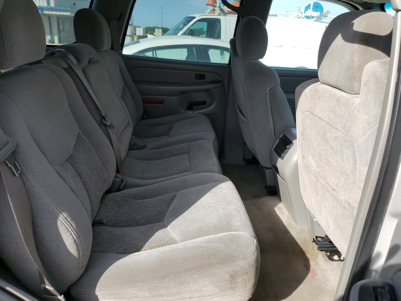 2005 Chevrolet Tahoe K1500 VIN: 1GNEK13T55J242674 Lot: 54692044