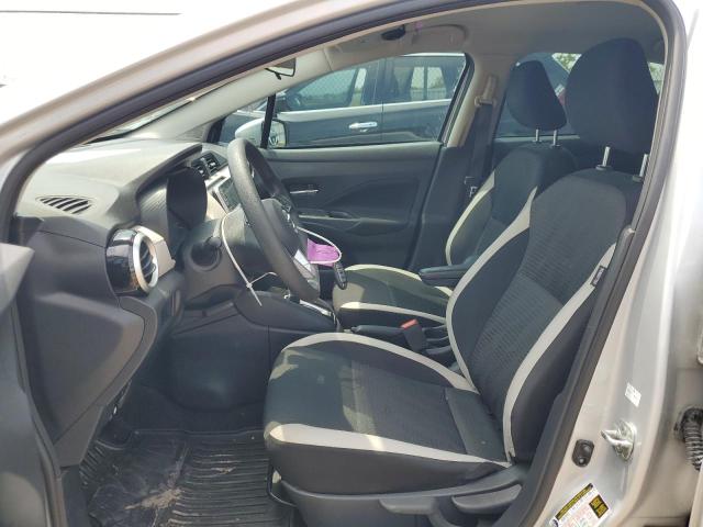  NISSAN VERSA 2021 Сріблястий