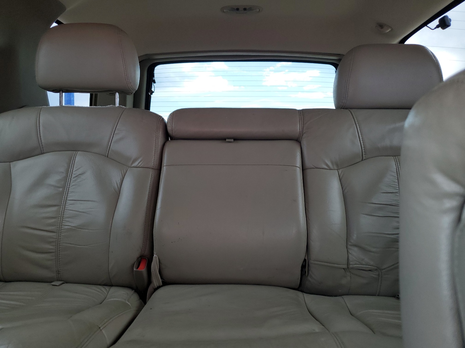 1GNEK13T11R103847 2001 Chevrolet Tahoe K1500