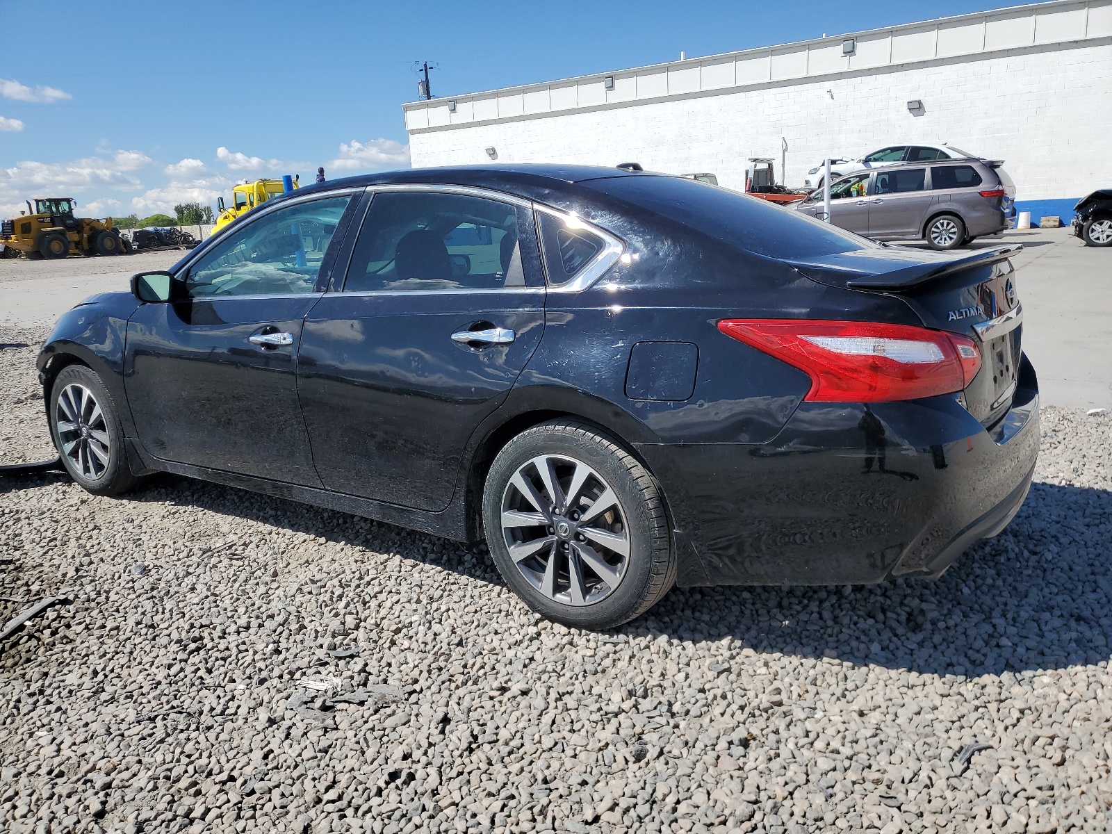 2017 Nissan Altima 2.5 vin: 1N4AL3AP7HC206697