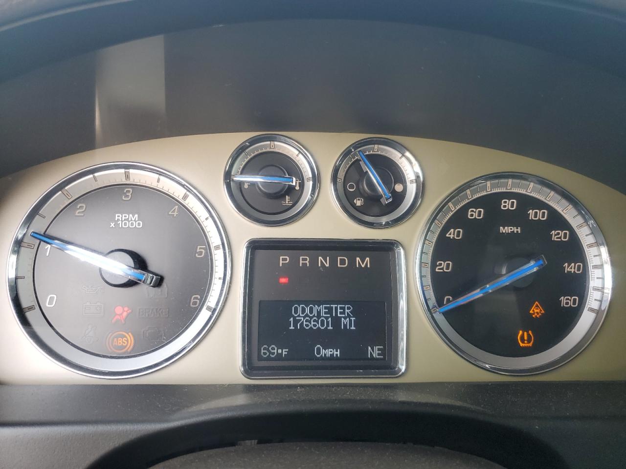 2010 Cadillac Escalade Platinum VIN: 1GYUKDEF0AR259336 Lot: 56715855