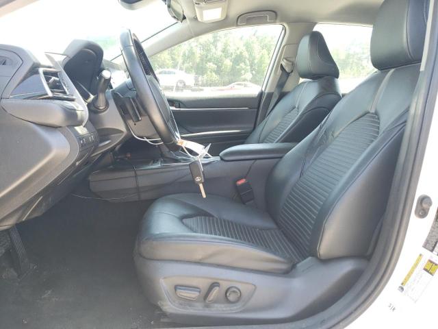  TOYOTA CAMRY 2021 Белы