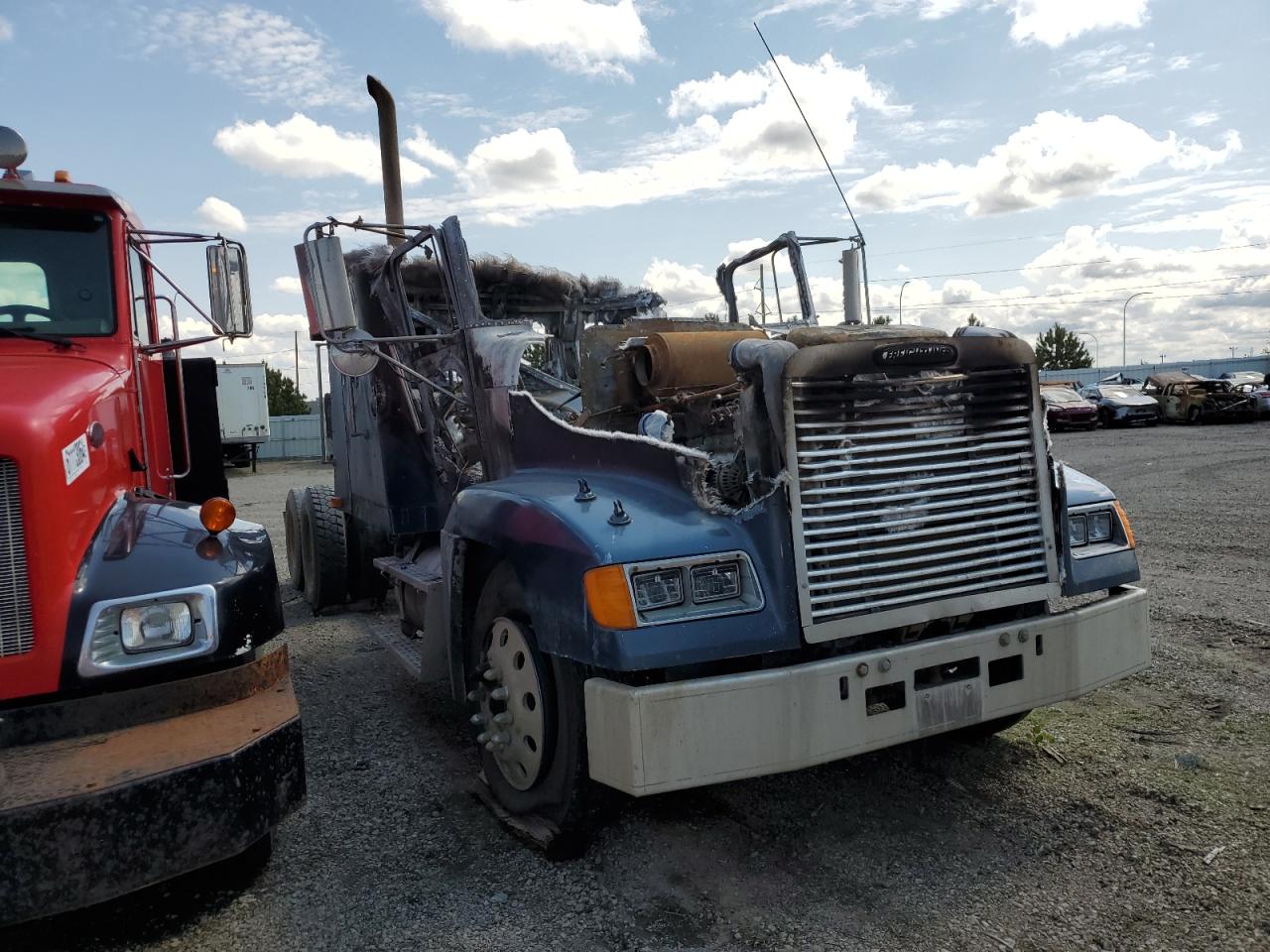 1999 Freightliner Fld Semi Truck for Sale in Bismarck, ND - Burn