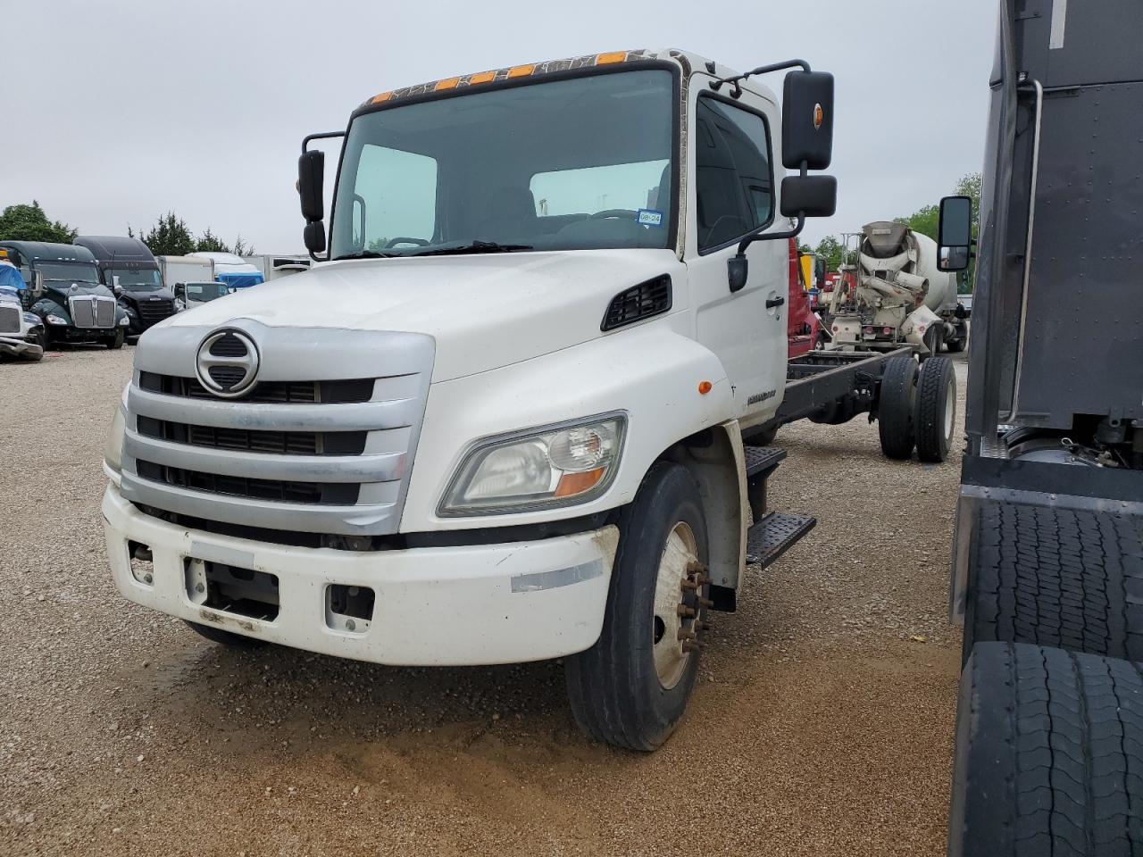 2013 Hino 258/268 de vânzare în Wilmer, TX - Minor Dent/Scratches