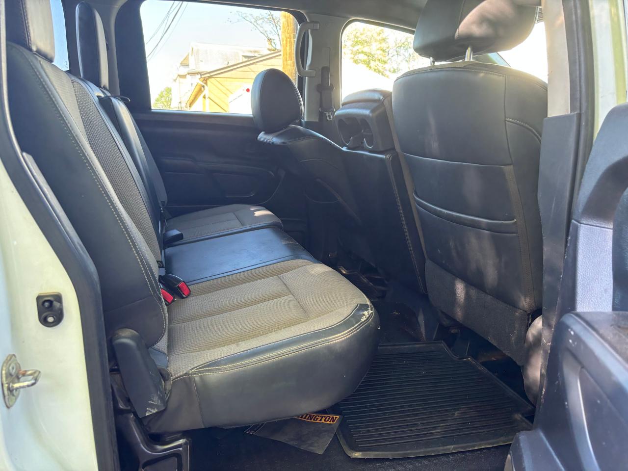 1N6AA1EK5HN530011 NISSAN TITAN 2017