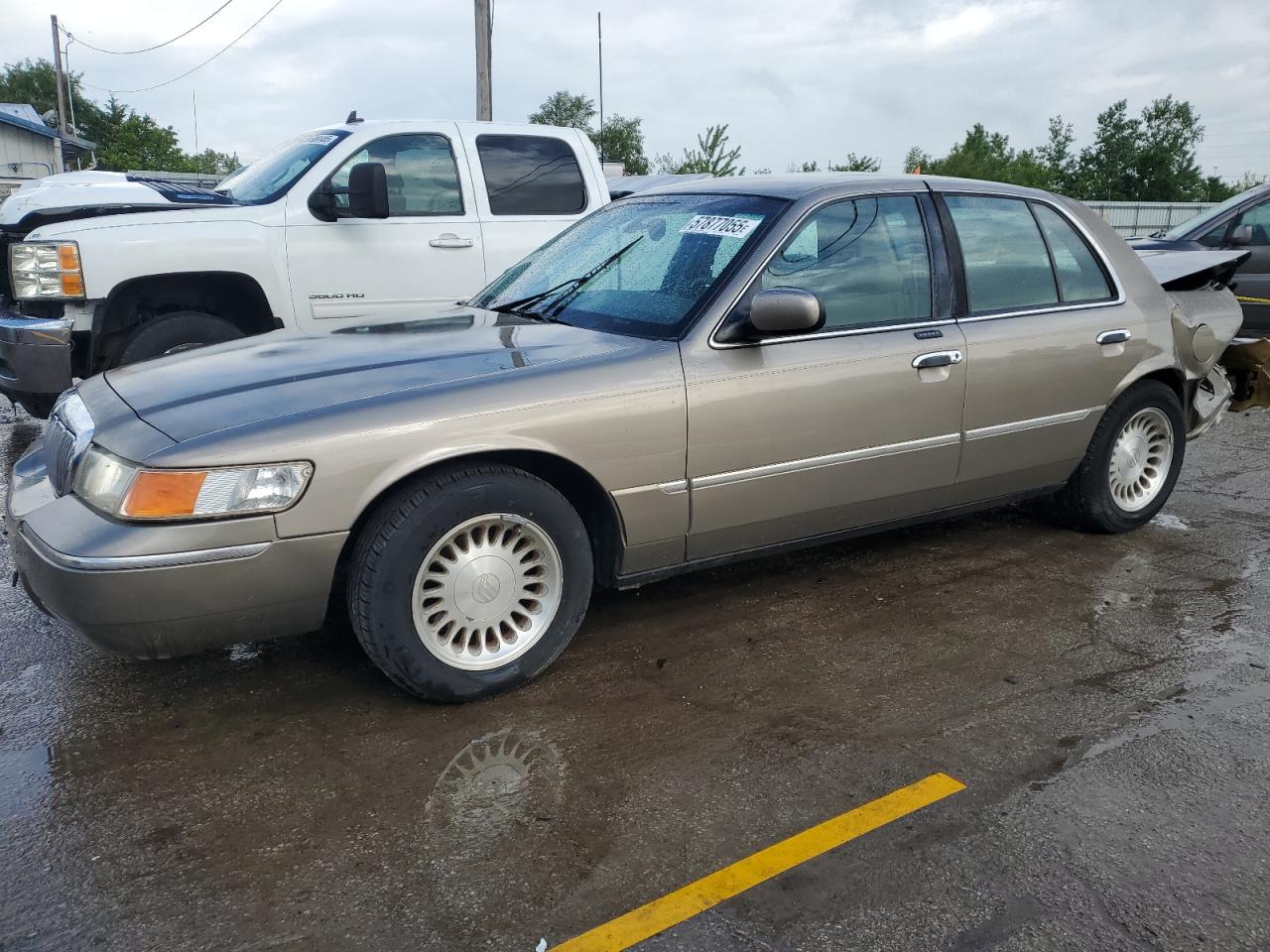 2001 Mercury Grand Marquis Ls for Sale in Pekin, IL - Rear End
