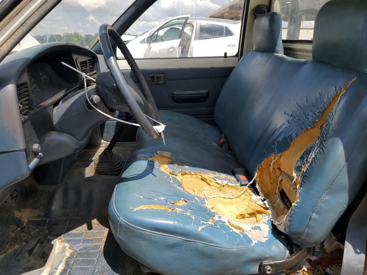 1992 Toyota Pickup 1/2 Ton Short Wheelbase VIN: JT4RN81A1N0098087 Lot: 58780385