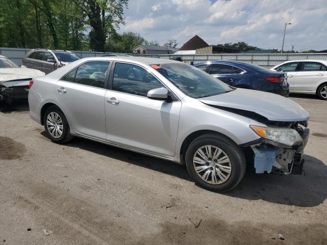  TOYOTA CAMRY 2014 Srebrny