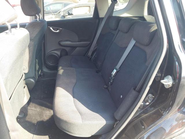 2014 HONDA JAZZ ES +