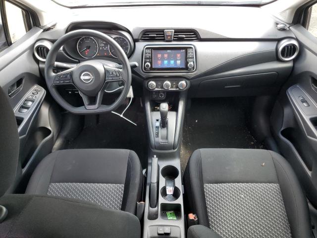  NISSAN VERSA 2024 Сріблястий