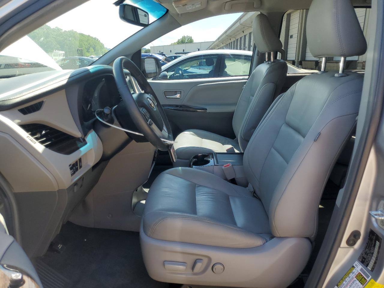 2017 Toyota Sienna Xle VIN: 5TDYZ3DC2HS817445 Lot: 56551795