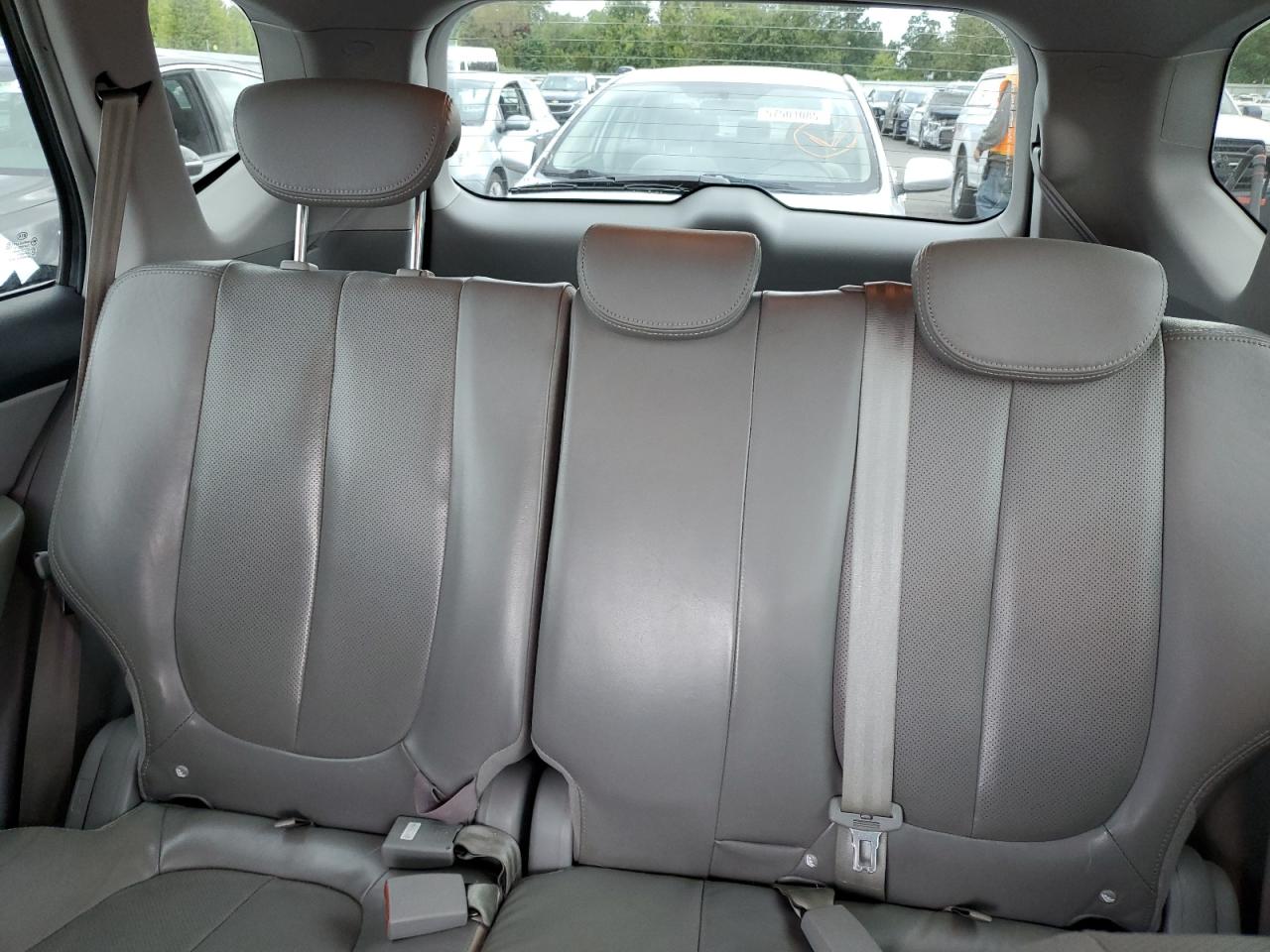 2007 Kia Rondo Lx VIN: KNAFG526477080843 Lot: 57317815