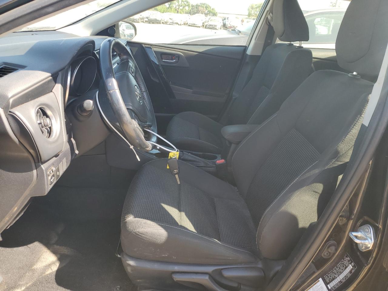 JTNKARJE6JJ565607 TOYOTA COROLLA 2018