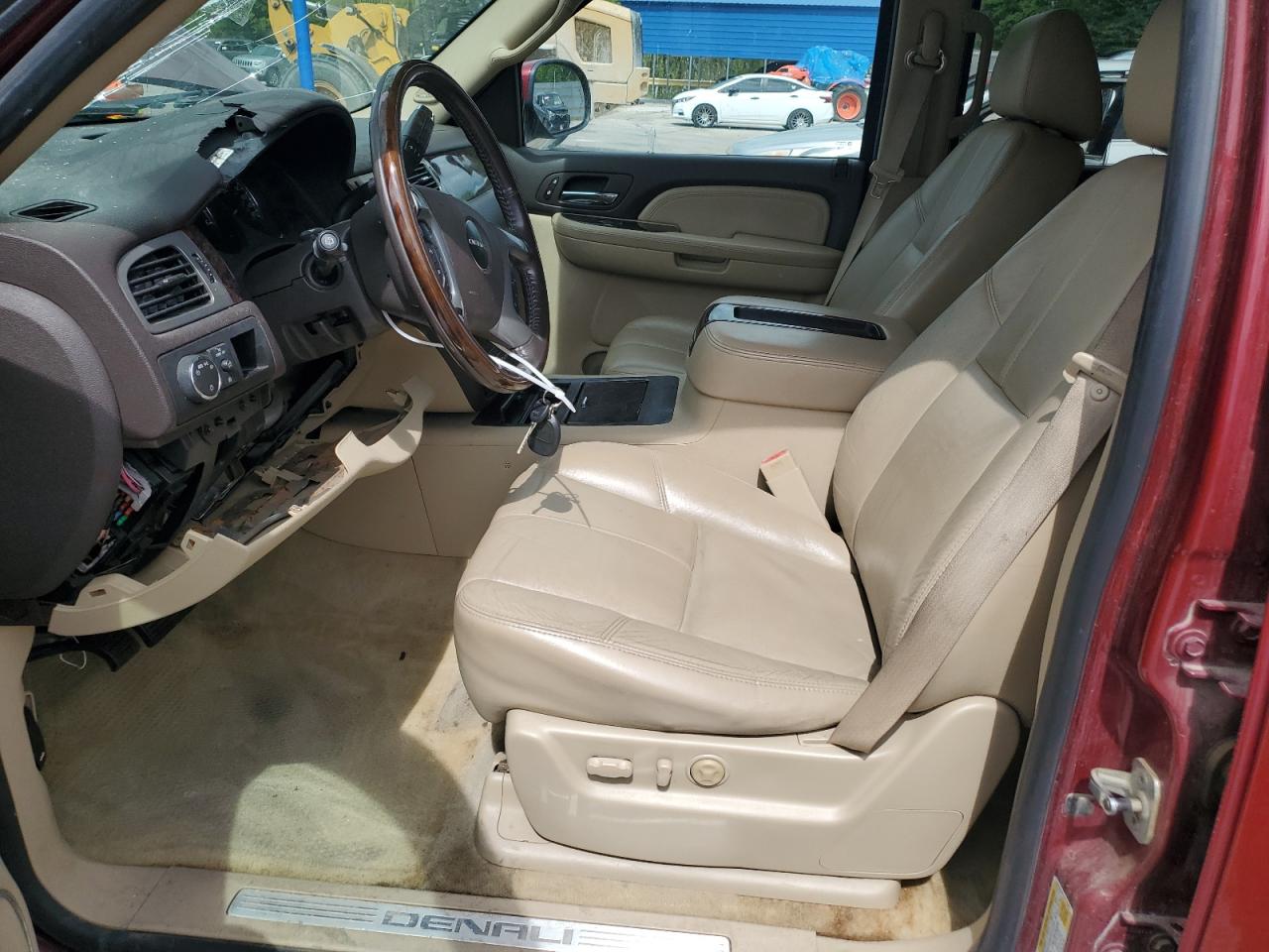 2008 GMC Yukon Denali VIN: 1GKFK63818J170385 Lot: 56486255