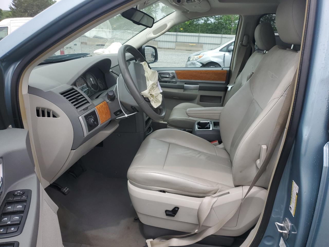 2008 Chrysler Town & Country Limited VIN: 2A8HR64X28R803681 Lot: 57393615