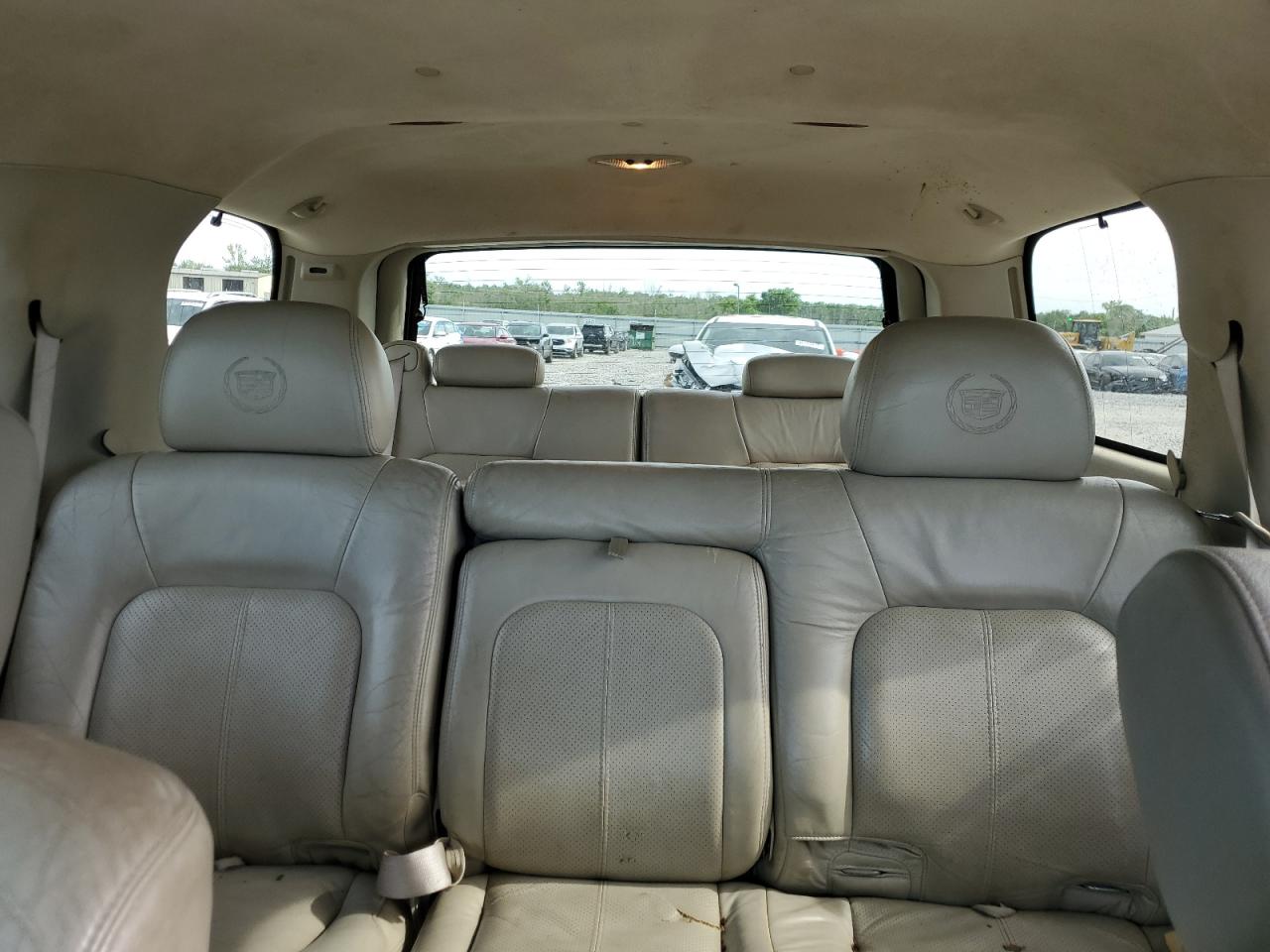 2002 Cadillac Escalade Luxury VIN: 1GYEC63T52R207109 Lot: 58057165