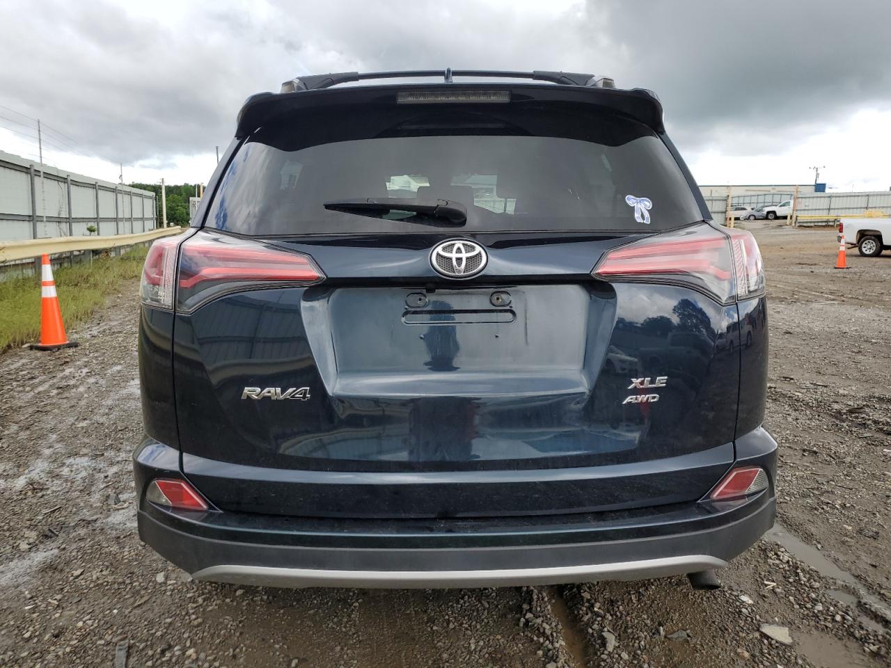 JTMRFREV7JJ723774 TOYOTA RAV4 2018