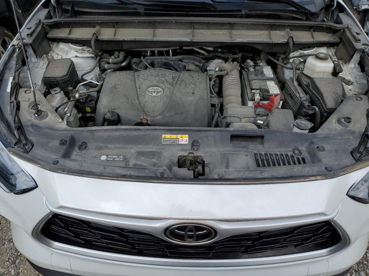 5TDGZRBH4NS576979 2022 Toyota Highlander Xle