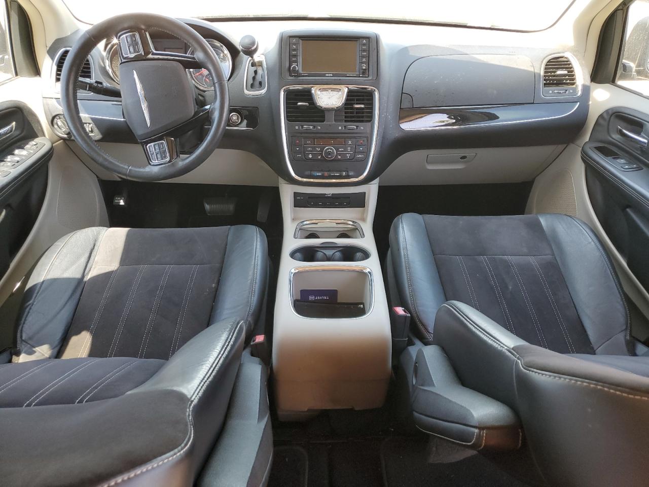 2014 Chrysler Town & Country Touring L VIN: 2C4RC1CG7ER470732 Lot: 55917705