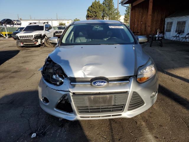 Hatchbacks FORD FOCUS 2014 Srebrny