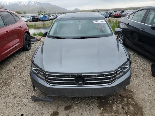  VOLKSWAGEN PASSAT 2017 Серый