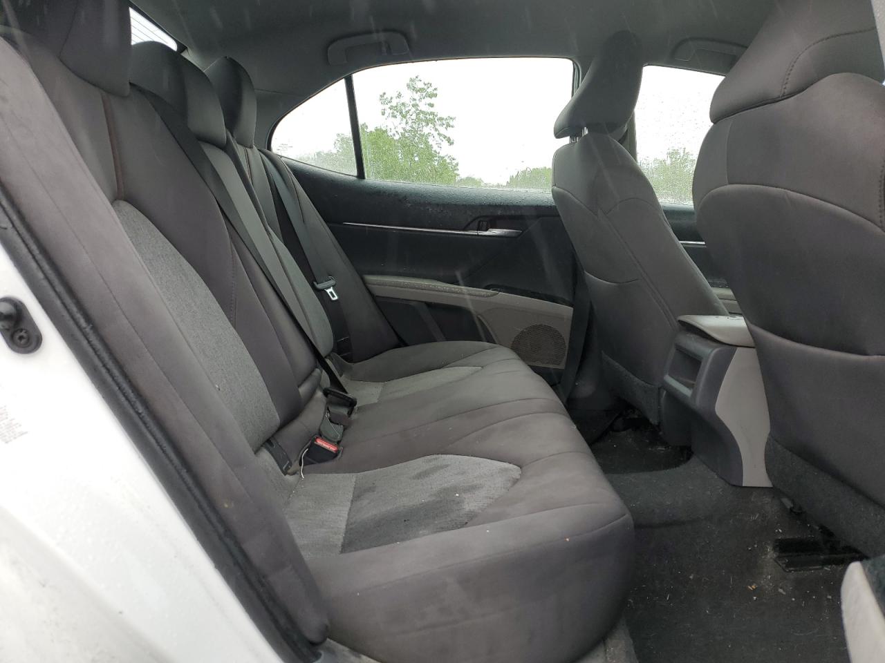 4T1B11HK6JU116097 TOYOTA CAMRY 2018