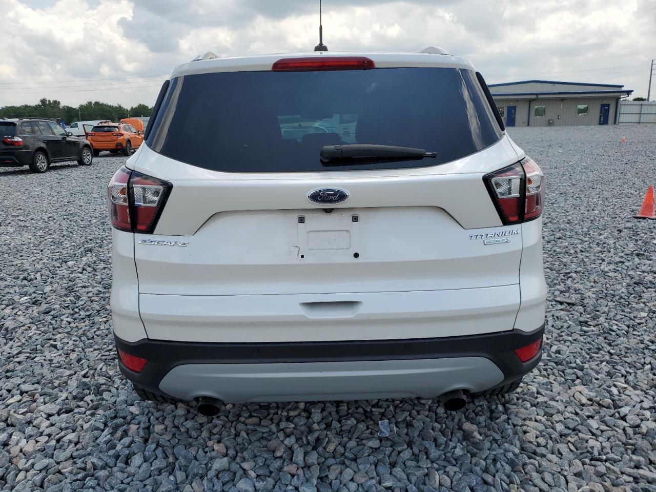1FMCU0J96HUC19592 FORD ESCAPE 2017