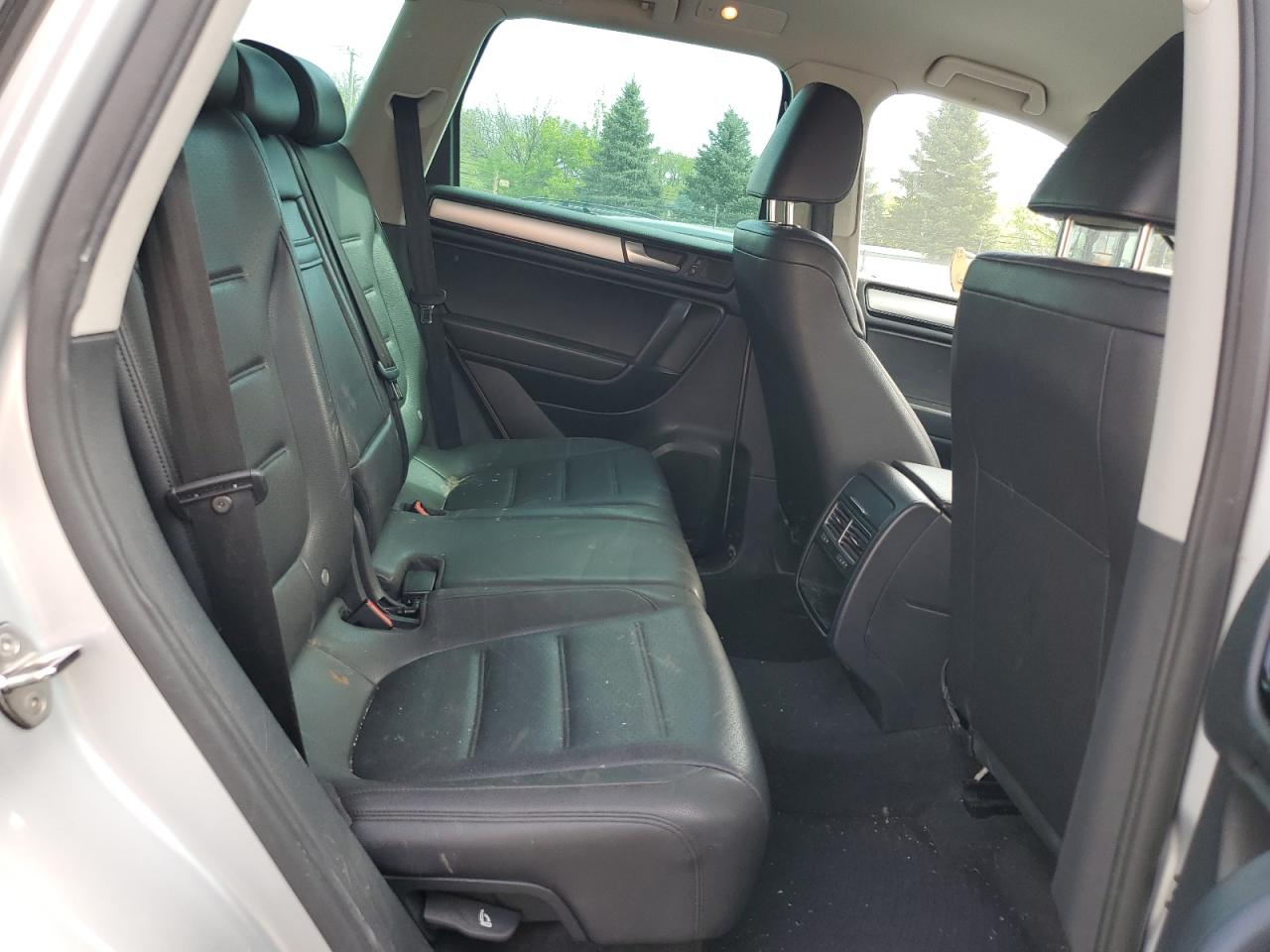 2011 Volkswagen Touareg V6 Tdi VIN: WVGFK9BP7BD002726 Lot: 56401105