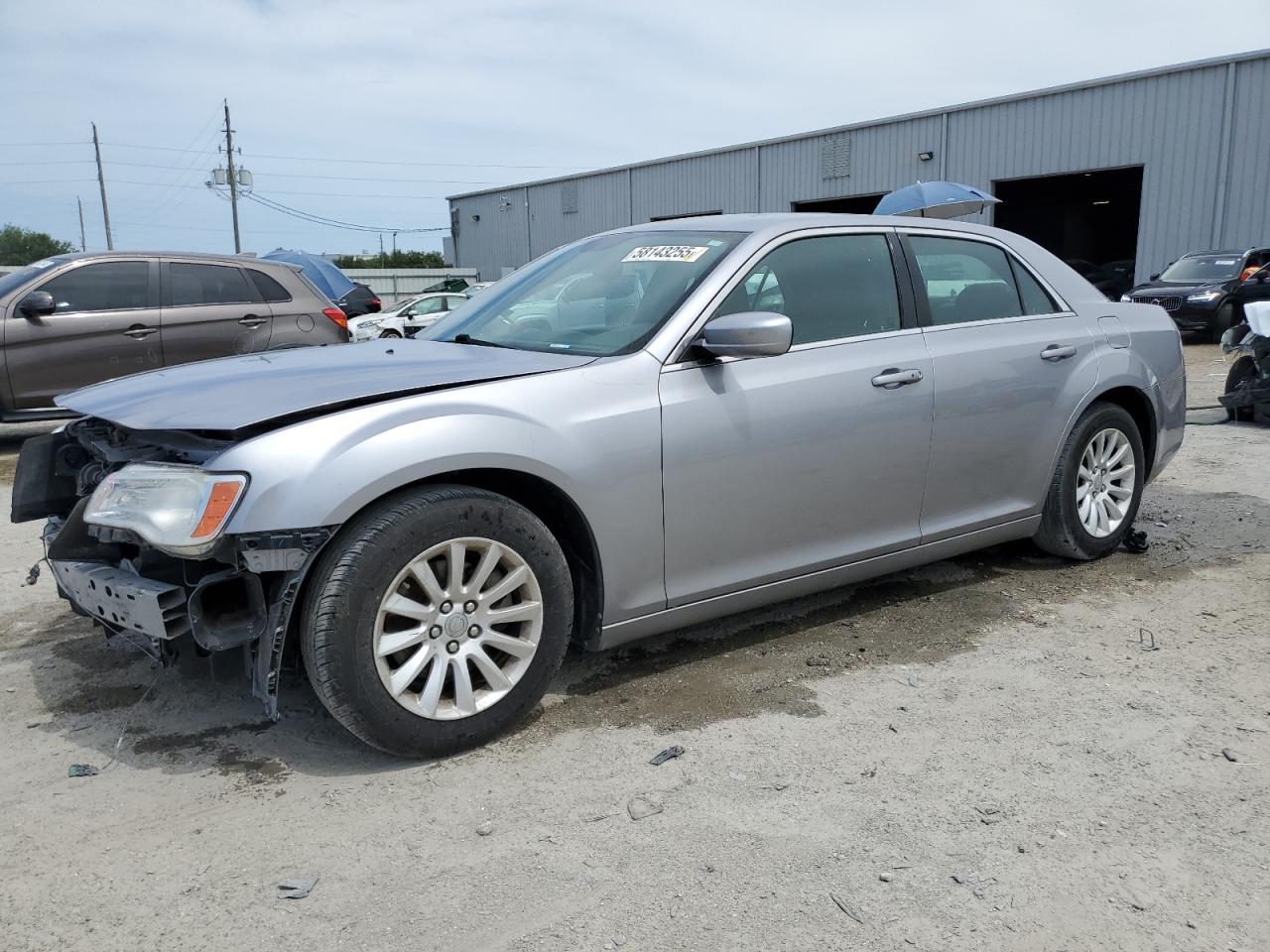2013 Chrysler 300 zu verkaufen in Jacksonville, FL - Front End