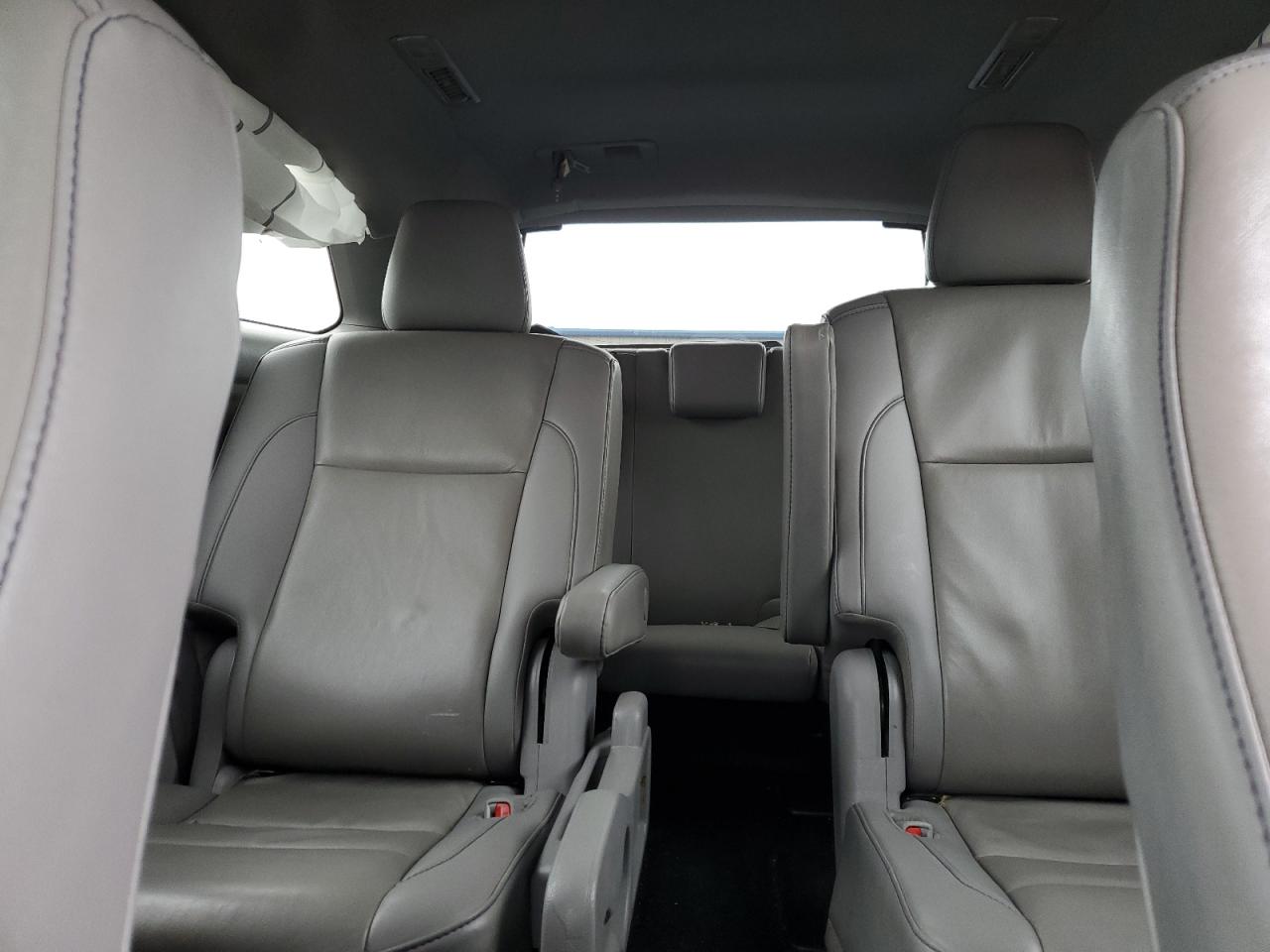 5TDJZRFH8KS613995 TOYOTA HIGHLANDER 2019