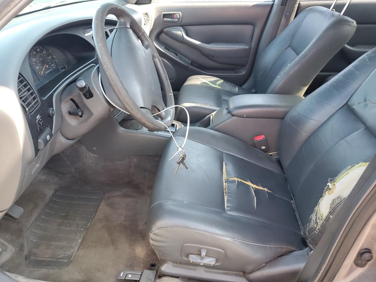 1994 Toyota Camry Xle VIN: JT2GK13E8R0073659 Lot: 58139425