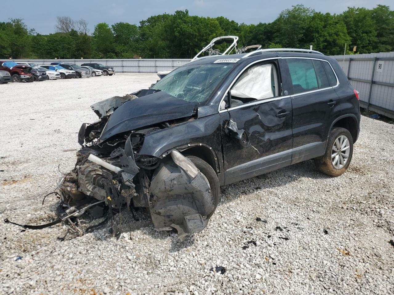 2017 Volkswagen Tiguan Wolfsburg იყიდება Prairie Grove-ში, AR - Front End