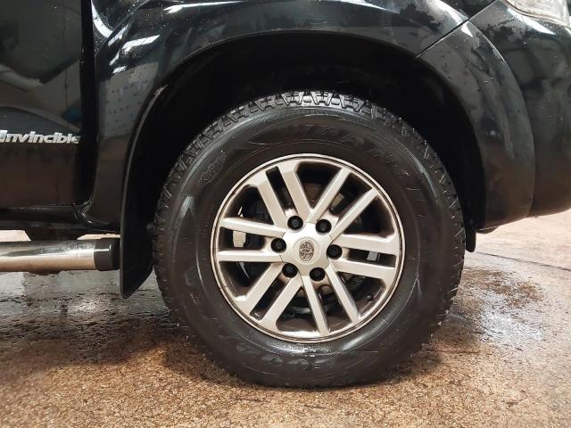 2015 TOYOTA HILUX INVI