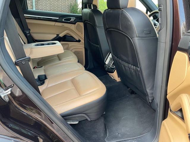 Parquets PORSCHE CAYENNE 2016 Bordowy