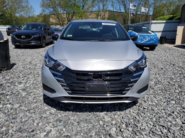  NISSAN VERSA 2024 Silver