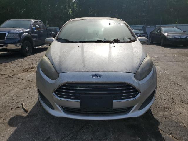  FORD FIESTA 2016 Серебристый