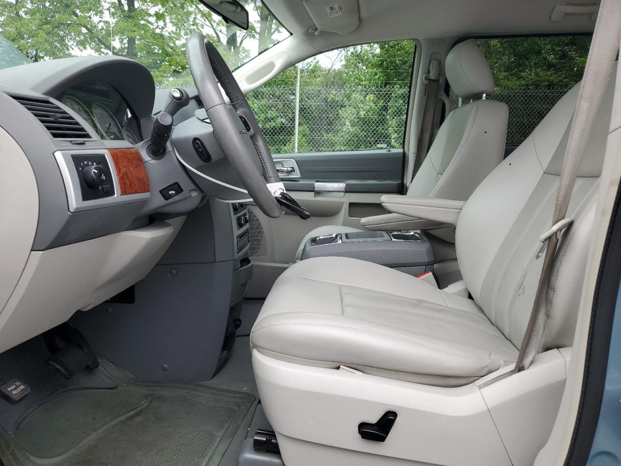 2008 Chrysler Town & Country Touring VIN: 2A8HR54P38R803439 Lot: 56575505