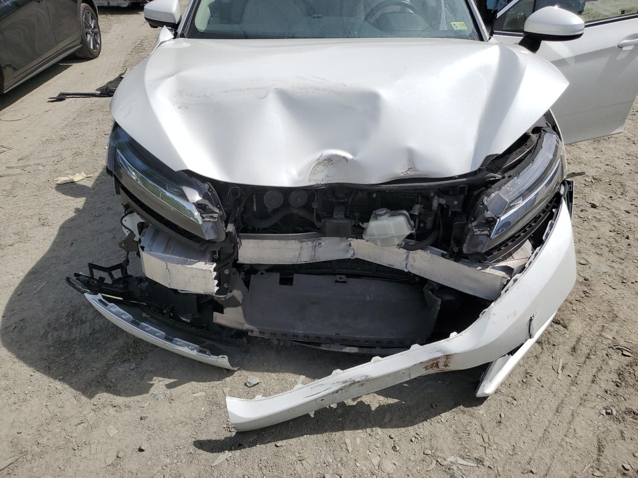 2018 Honda Clarity Touring VIN: JHMZC5F31JC001976 Lot: 56673745