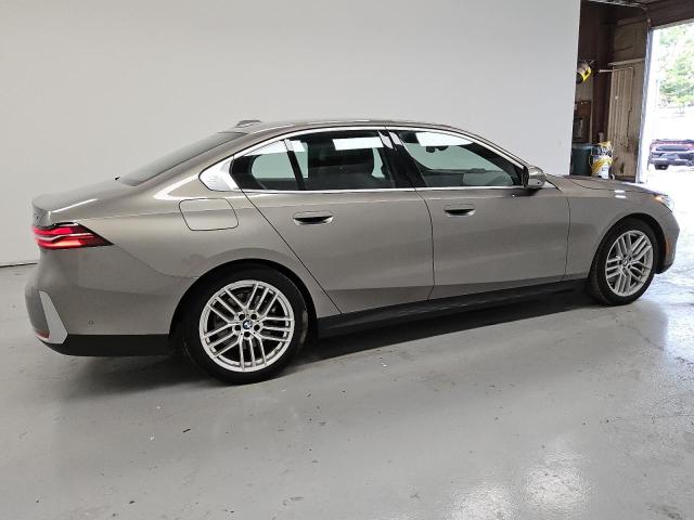  BMW 5 SERIES 2024 tan