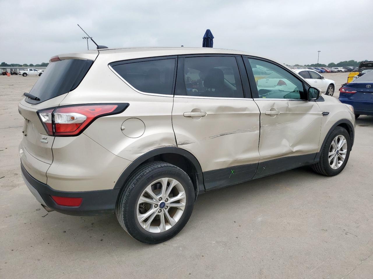 1FMCU0GD7HUC48708 FORD ESCAPE 2017