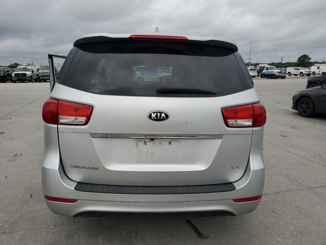 2017 Kia Sedona Lx VIN: KNDMB5C11H6306761 Lot: 55848915
