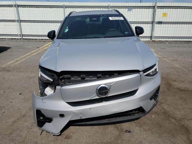  VOLVO XC40 2023 Srebrny