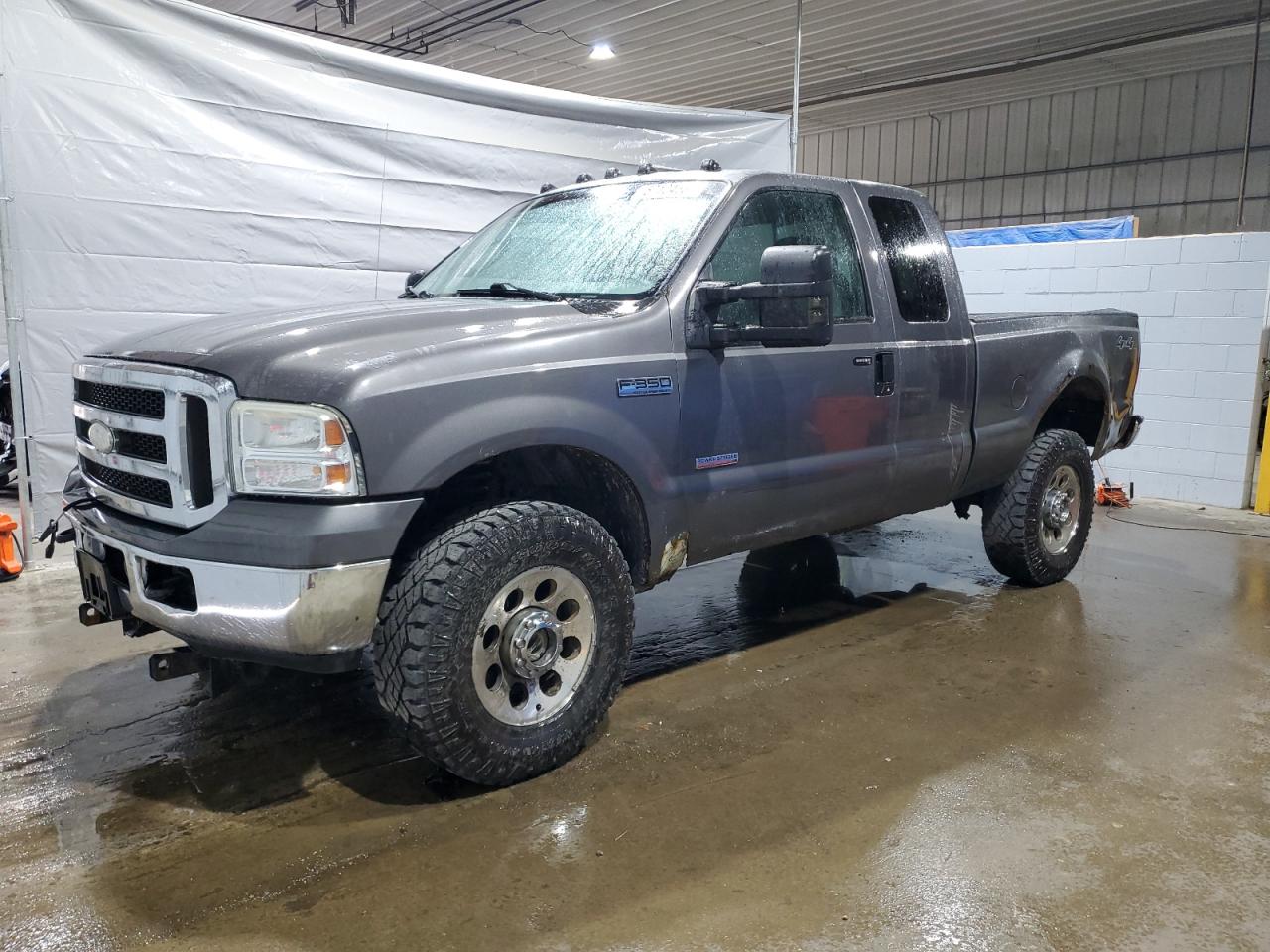 2005 Ford F350 Srw Super Duty للبيع في Candia، NH - Rear End